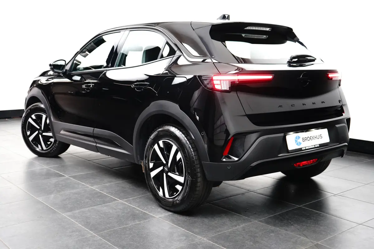 Edition Stuurverwarming | Camera | Parkeersensoren Voor&Achter | Achteruitrijcamera met 180° Area view | Keyless-Start | Stuur verwarmbaar