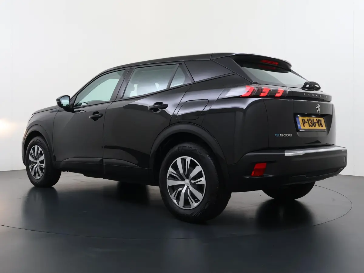 SUV Active 50 kWh 136pk | Accu 94% | 3-Fase | Navigatie via Apple Carplay en Android auto | Automatische airco | Cruise control |