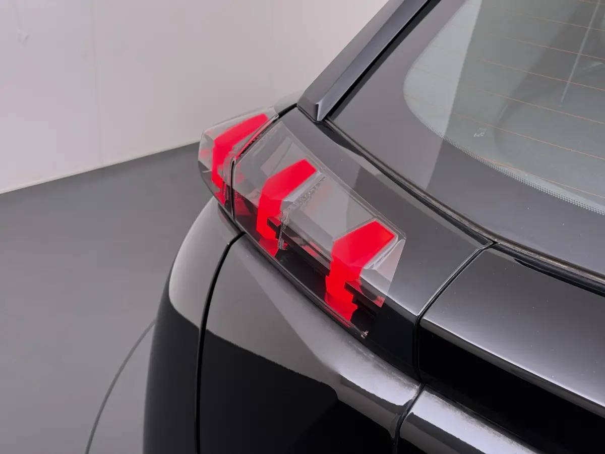 SUV Active 50 kWh 136pk | Accu 94% | 3-Fase | Navigatie via Apple Carplay en Android auto | Automatische airco | Cruise control |