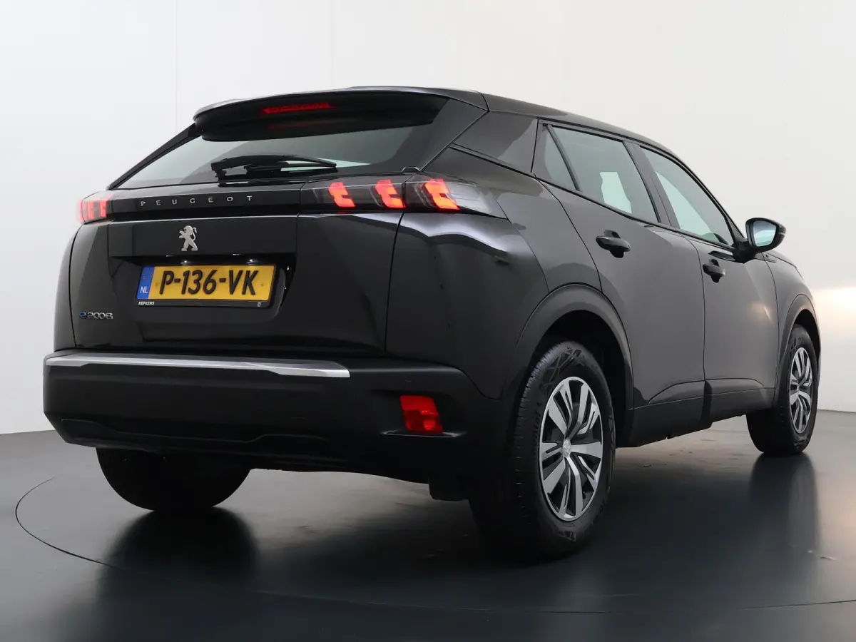 SUV Active 50 kWh 136pk | Accu 94% | 3-Fase | Navigatie via Apple Carplay en Android auto | Automatische airco | Cruise control |