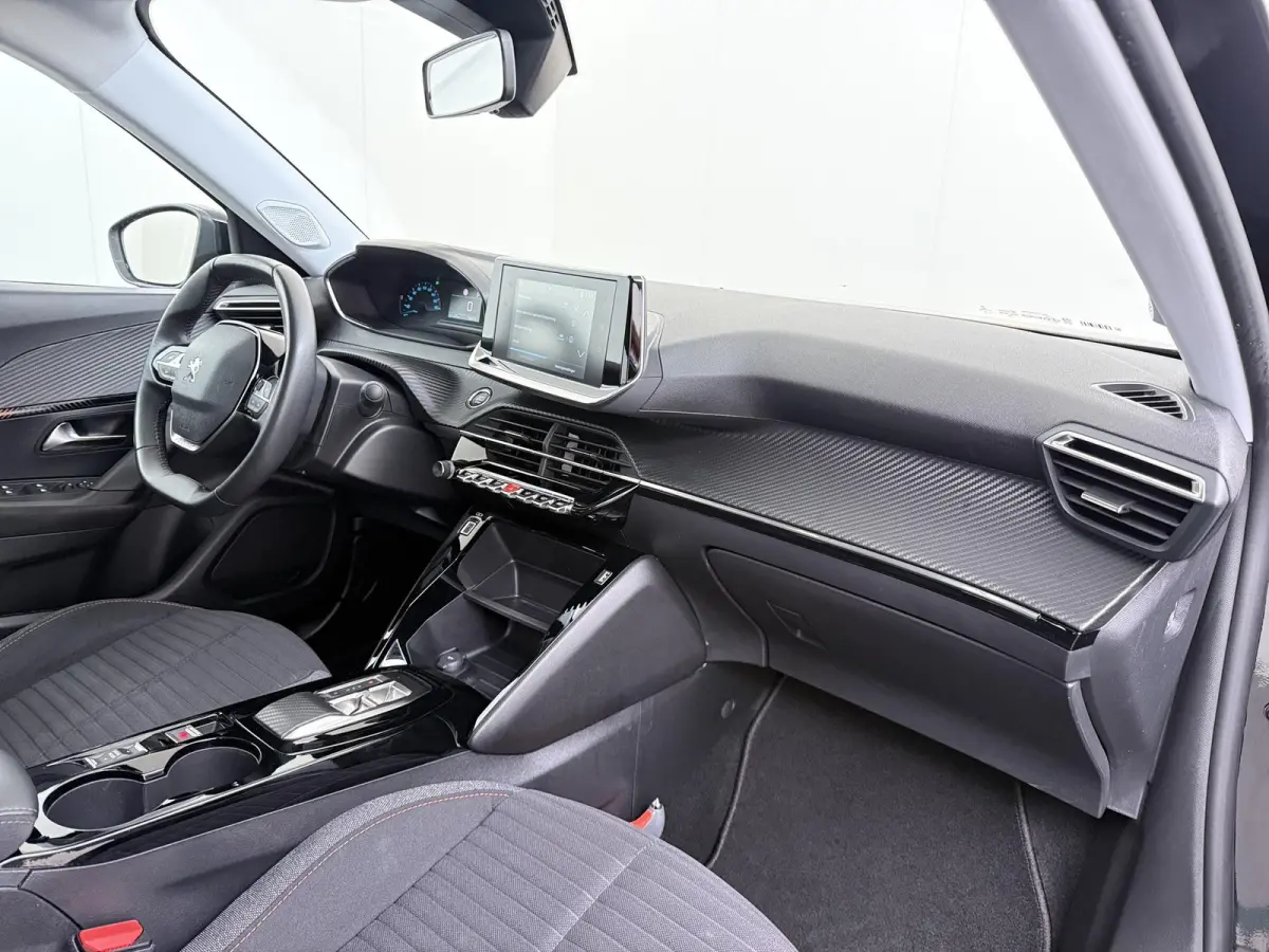 SUV Active 50 kWh 136pk | Accu 94% | 3-Fase | Navigatie via Apple Carplay en Android auto | Automatische airco | Cruise control |