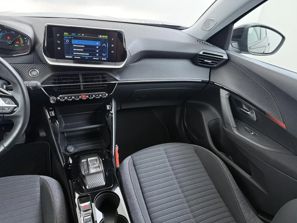 SUV Active 50 kWh 136pk | Accu 94% | 3-Fase | Navigatie via Apple Carplay en Android auto | Automatische airco | Cruise control |