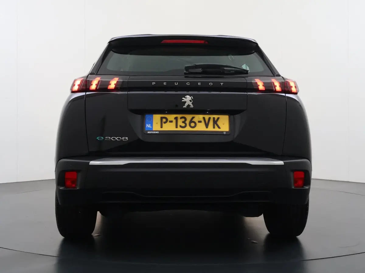 SUV Active 50 kWh 136pk | Accu 94% | 3-Fase | Navigatie via Apple Carplay en Android auto | Automatische airco | Cruise control |