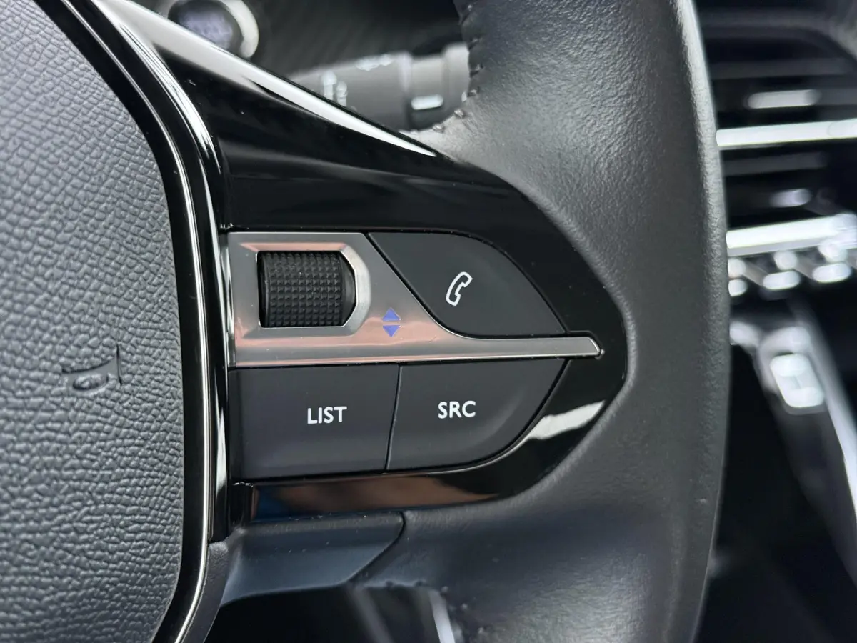 SUV Active 50 kWh 136pk | Accu 94% | 3-Fase | Navigatie via Apple Carplay en Android auto | Automatische airco | Cruise control |