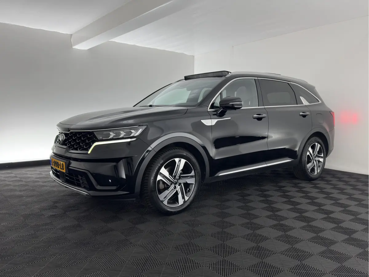 1.6 T-GDI Plug-in Hybrid 4WD ExecutiveLine [ 7-Pers. ] (Plug-in) (INCL.BTW) *PANO | HEAD-UP | LEATHER | MEMORY-PACK | TOP-VIEW | FULL-LED | BLINDSPOT | ADAPTIVE-CRUISE | HEATED-COMFORTSEATS 