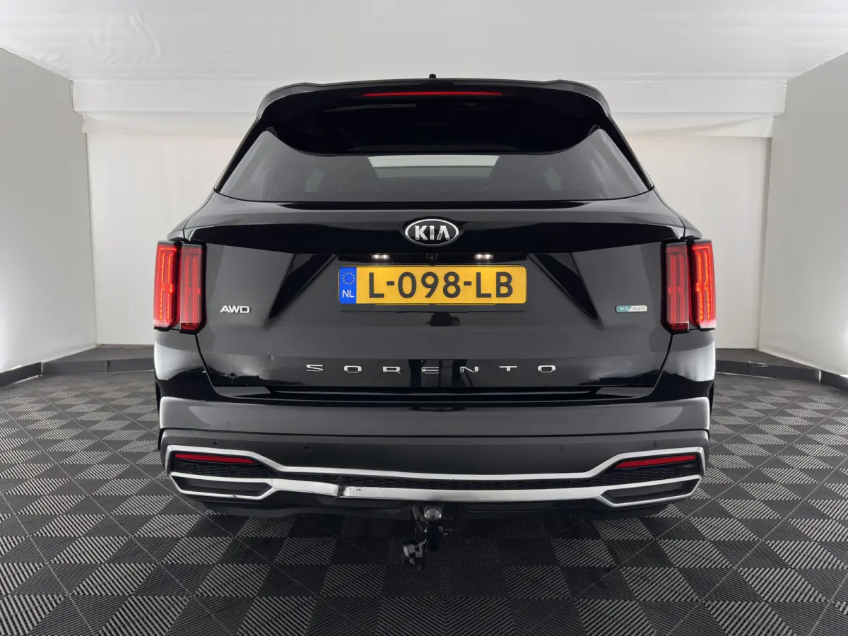 1.6 T-GDI Plug-in Hybrid 4WD ExecutiveLine [ 7-Pers. ] (Plug-in) (INCL.BTW) *PANO | HEAD-UP | LEATHER | MEMORY-PACK | TOP-VIEW | FULL-LED | BLINDSPOT | ADAPTIVE-CRUISE | HEATED-COMFORTSEATS 