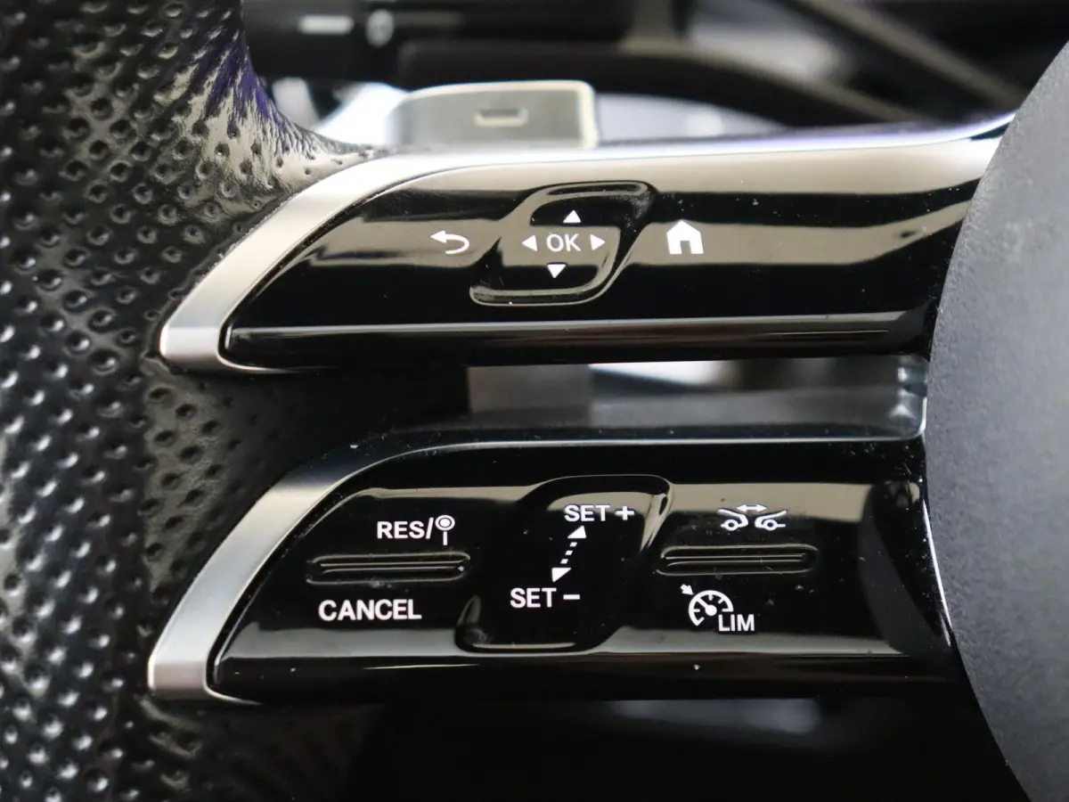 350+ Launch Edition AMG Line 91 kWh / Memory-Stoelen / Panaroma-dak / 360Graden-Camera / Headup-Display /