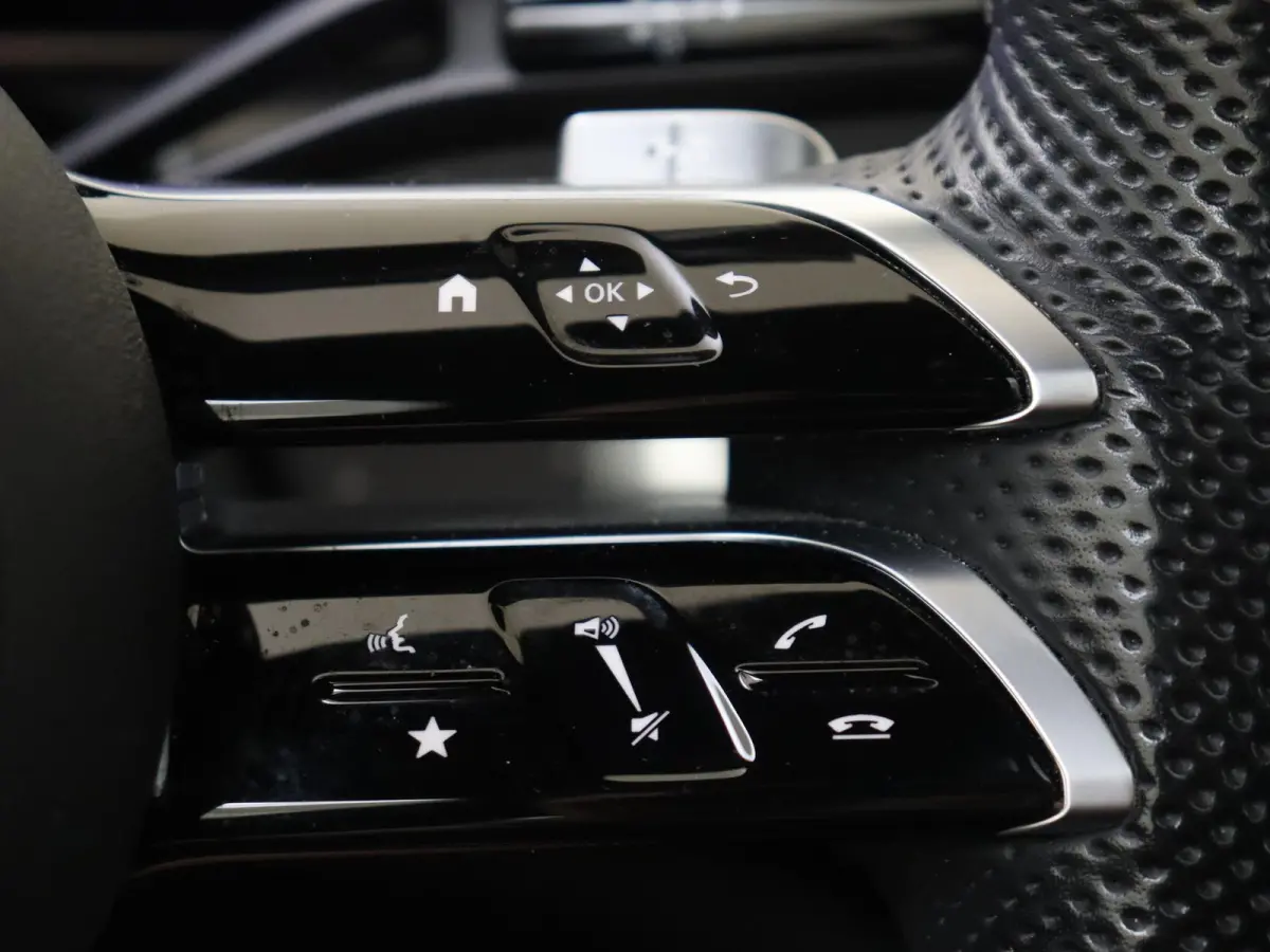 350+ Launch Edition AMG Line 91 kWh / Memory-Stoelen / Panaroma-dak / 360Graden-Camera / Headup-Display /