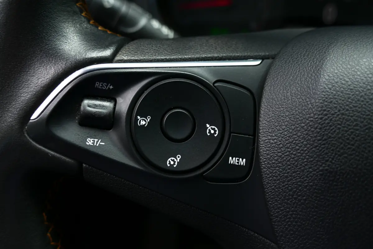 1.2 TURBO 130PK INNOVATION AUTOMAAT / CAMERA / TREKHAAK / NAVI / LED / CLIMA / PDC / BLUETOOTH / CRUISECONTROL / 1E EIGENAAR / SCHITTERENDE STAAT !!