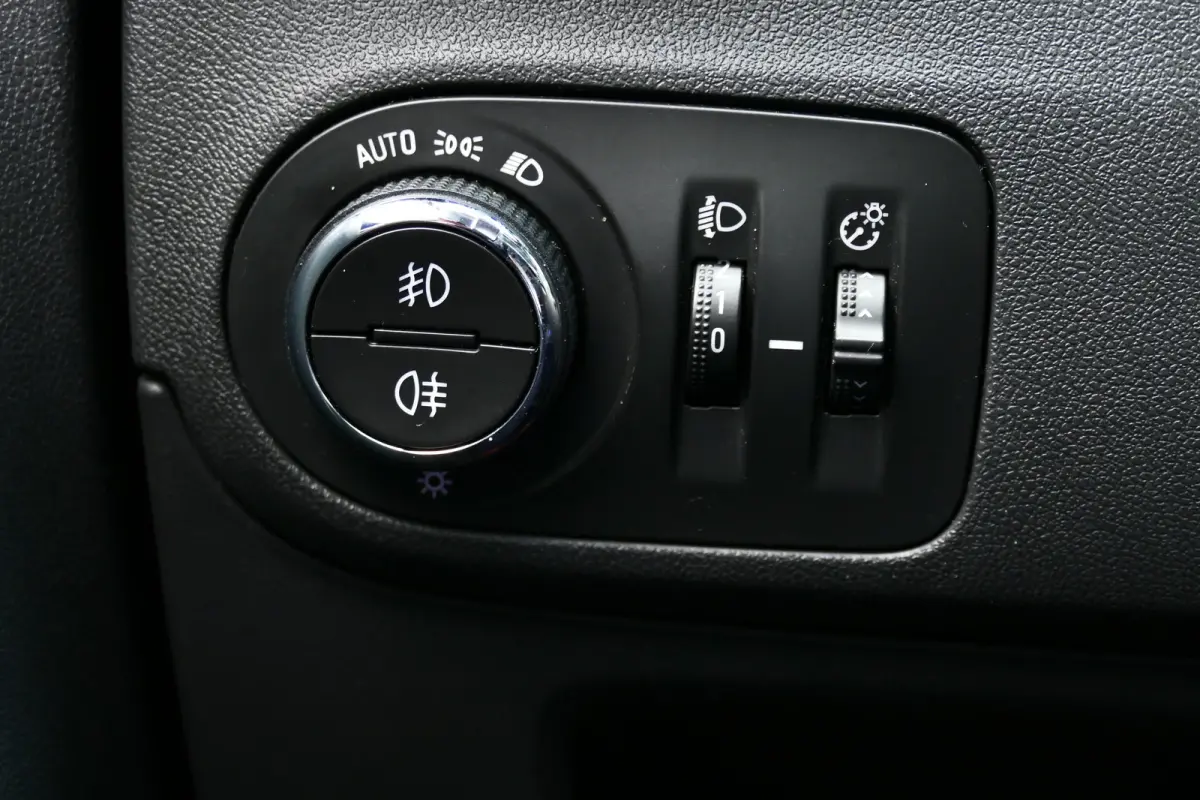 1.2 TURBO 130PK INNOVATION AUTOMAAT / CAMERA / TREKHAAK / NAVI / LED / CLIMA / PDC / BLUETOOTH / CRUISECONTROL / 1E EIGENAAR / SCHITTERENDE STAAT !!