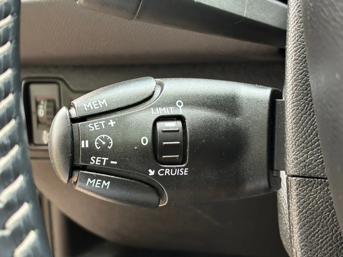 1.2 PureTech Blue Lease Executive | Leder + Pano + Cruise + Navi Nu € 6.975,-!!!