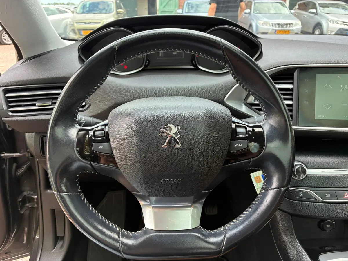 1.2 PureTech Blue Lease Executive | Leder + Pano + Cruise + Navi Nu € 6.975,-!!!