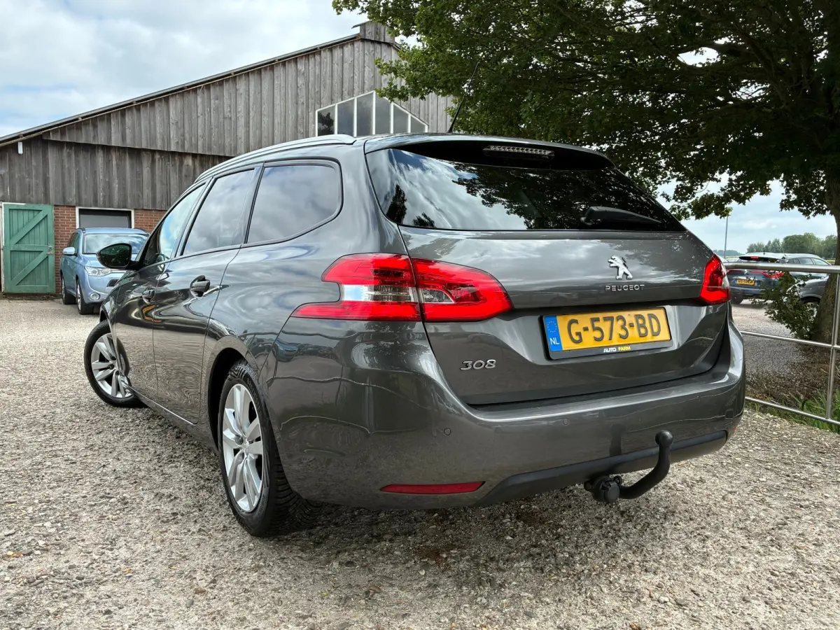 1.2 PureTech Blue Lease Executive | Leder + Pano + Cruise + Navi Nu € 6.975,-!!!
