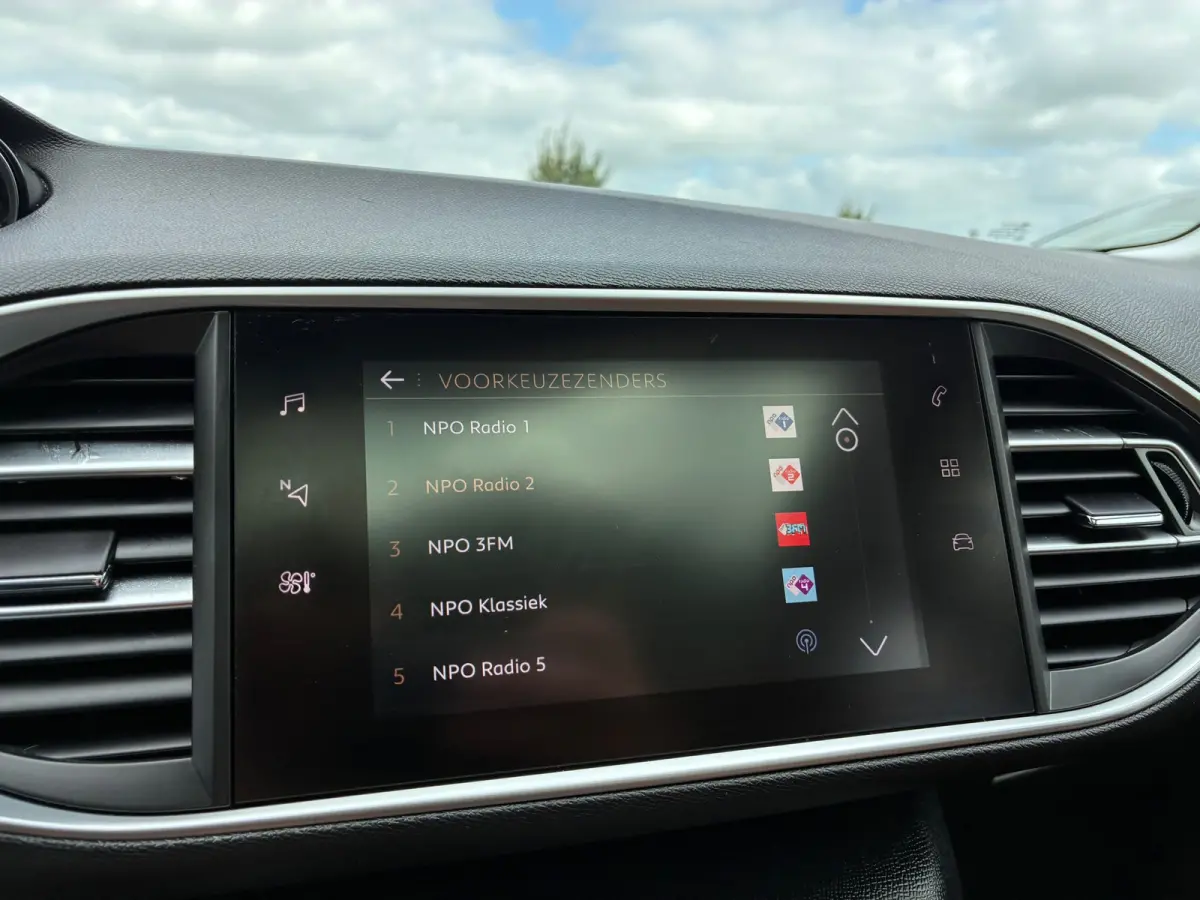 1.2 PureTech Blue Lease Executive | Leder + Pano + Cruise + Navi Nu € 6.975,-!!!