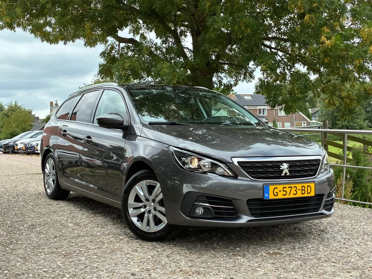 1.2 PureTech Blue Lease Executive | Leder + Pano + Cruise + Navi Nu € 6.975,-!!!