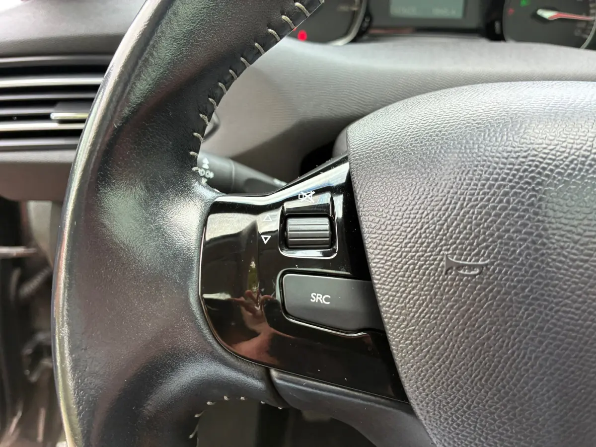 1.2 PureTech Blue Lease Executive | Leder + Pano + Cruise + Navi Nu € 6.975,-!!!