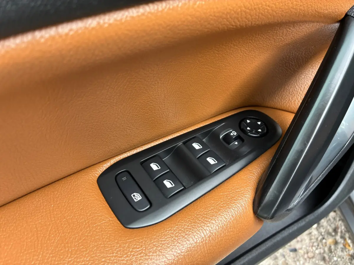 1.2 PureTech Blue Lease Executive | Leder + Pano + Cruise + Navi Nu € 6.975,-!!!