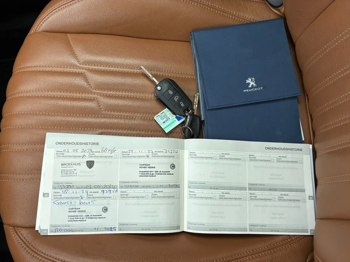 1.2 PureTech Blue Lease Executive | Leder + Pano + Cruise + Navi Nu € 6.975,-!!!