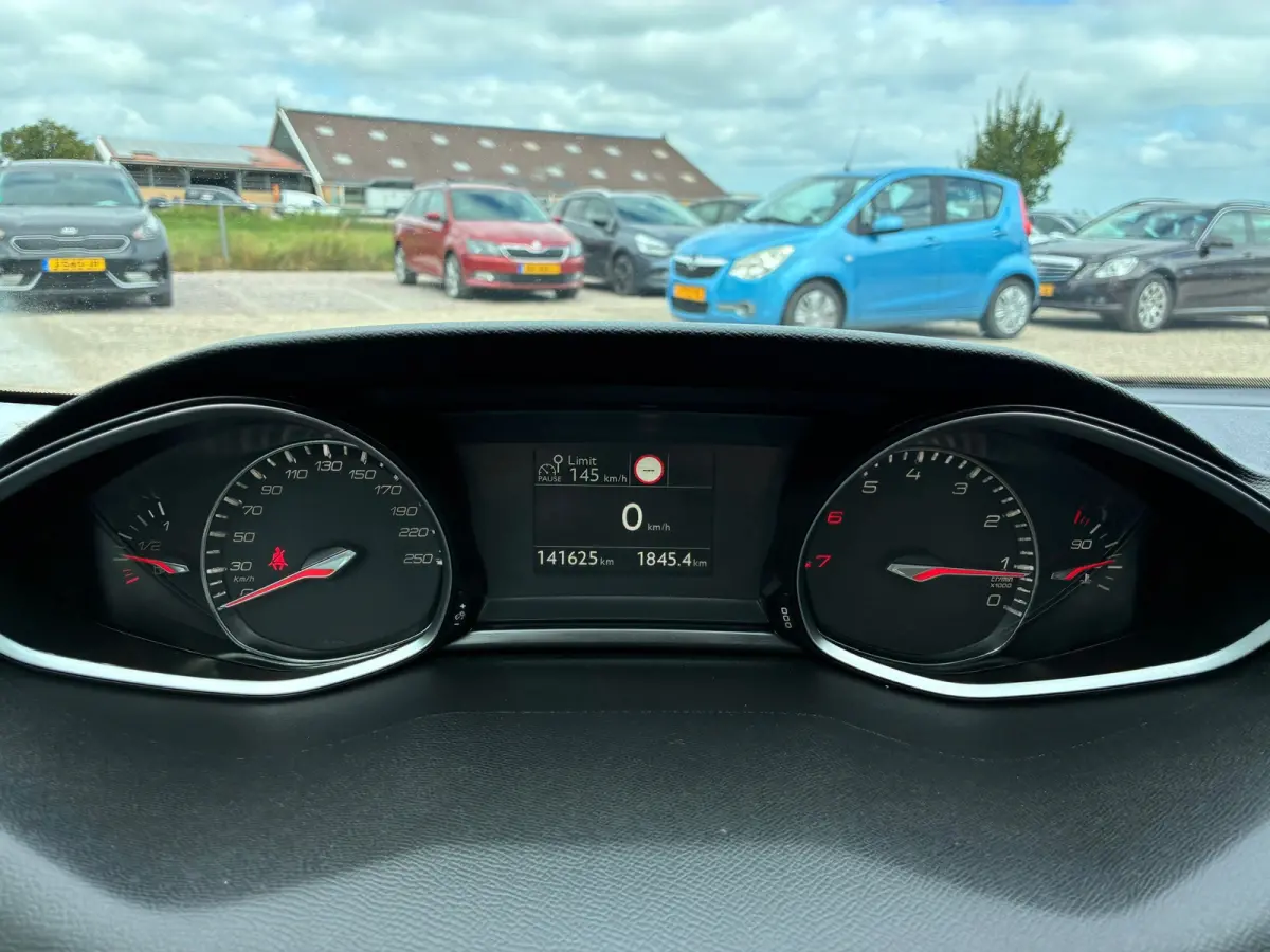 1.2 PureTech Blue Lease Executive | Leder + Pano + Cruise + Navi Nu € 6.975,-!!!