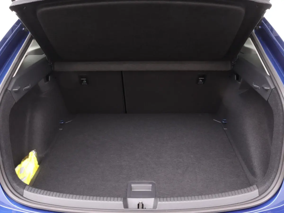 1.0 TSI Life Edition 95 PK | Parkeercamera | App Connect | Keyless Access | Parkeersensoren Achter | Lichtmetalen Velgen | Getinte Ramen