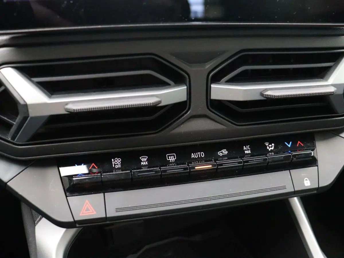 Hybrid 155pk Limited Edition | Stoel- en stuurverwarming | Voorruitverwarming | Panoramisch dak |