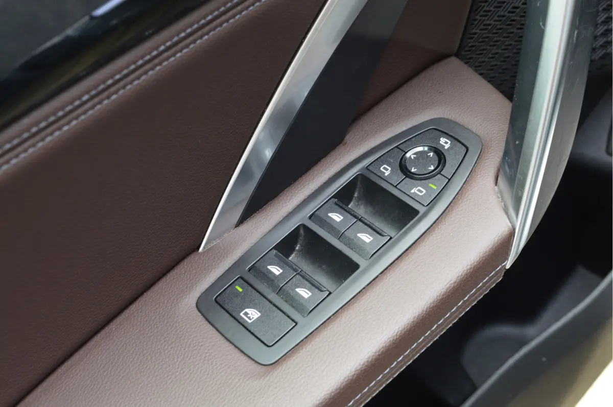 sDrive18i | ORG. NL | DEALERONDERHOUDEN | NIEUW MODEL!