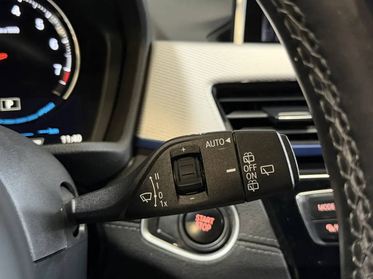 xDrive25e High Executive | M-pakket | Camera | Afn. trekhaak | Leder | Sfeerverlichting | Full LED