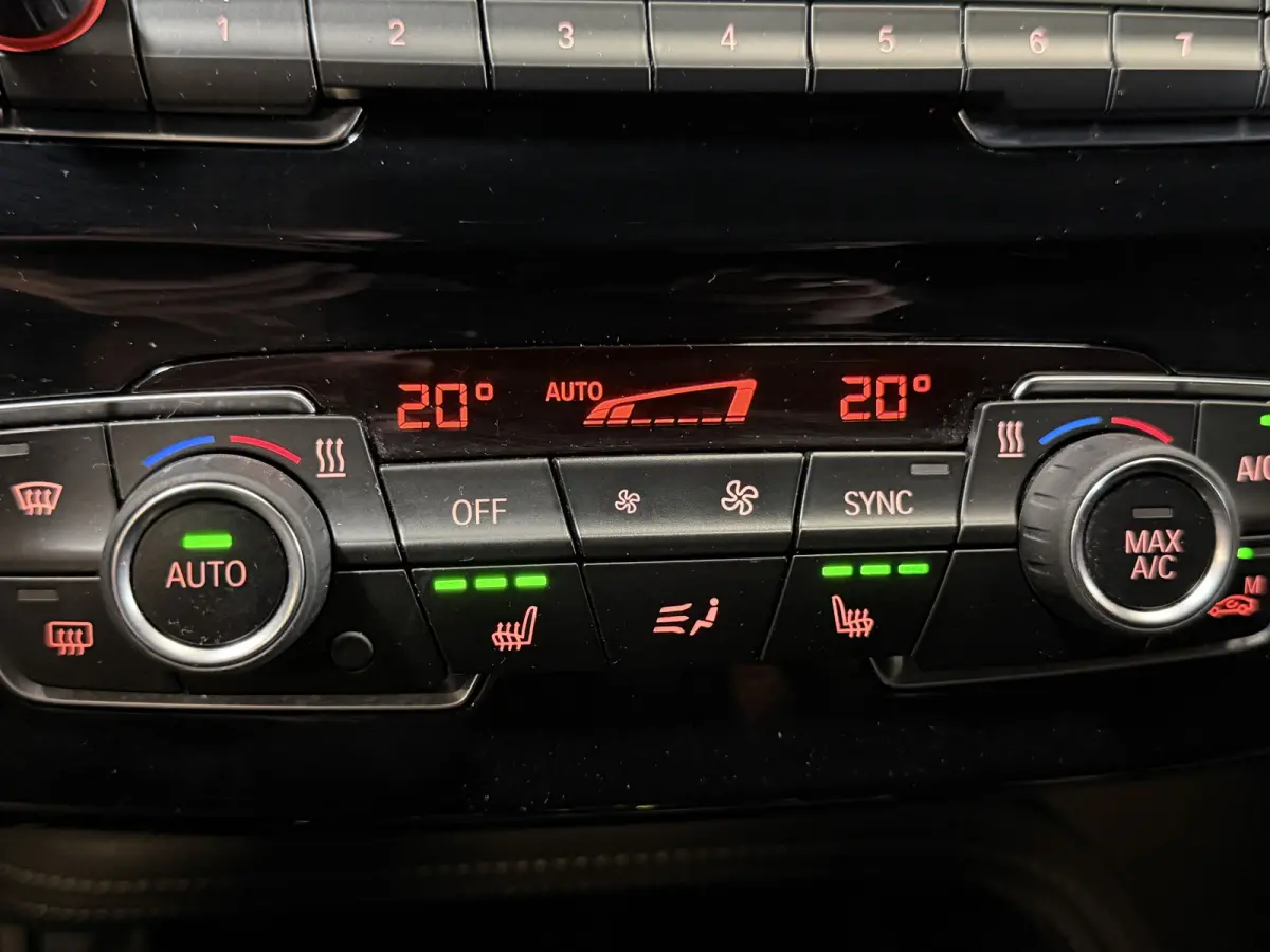 xDrive25e High Executive | M-pakket | Camera | Afn. trekhaak | Leder | Sfeerverlichting | Full LED