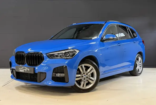 xDrive25e High Executive | M-pakket | Camera | Afn. trekhaak | Leder | Sfeerverlichting | Full LED