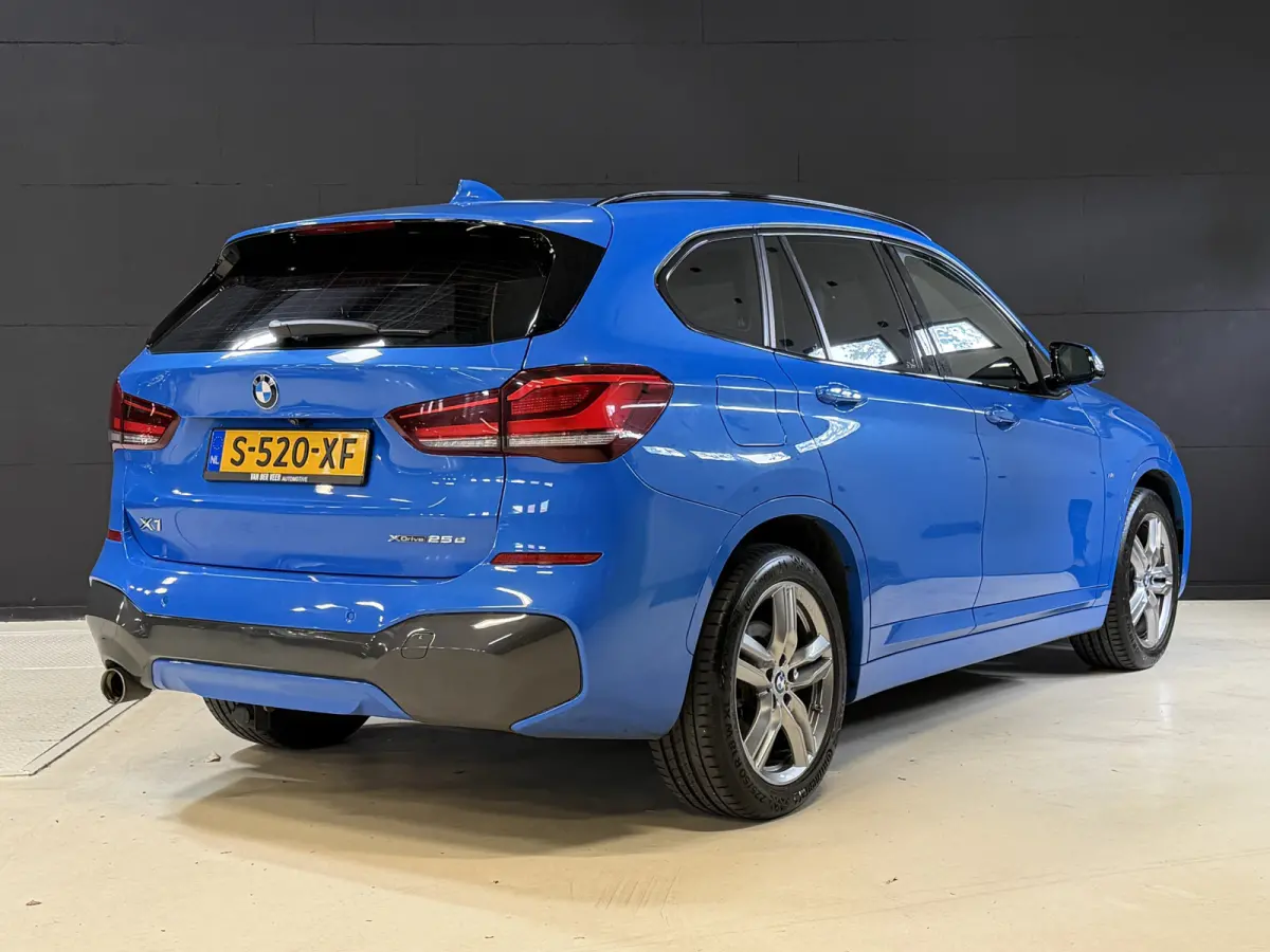 xDrive25e High Executive | M-pakket | Camera | Afn. trekhaak | Leder | Sfeerverlichting | Full LED