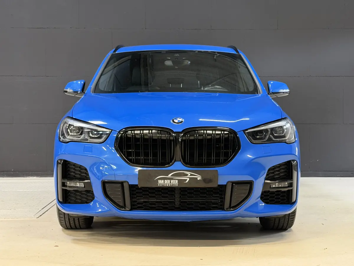 xDrive25e High Executive | M-pakket | Camera | Afn. trekhaak | Leder | Sfeerverlichting | Full LED