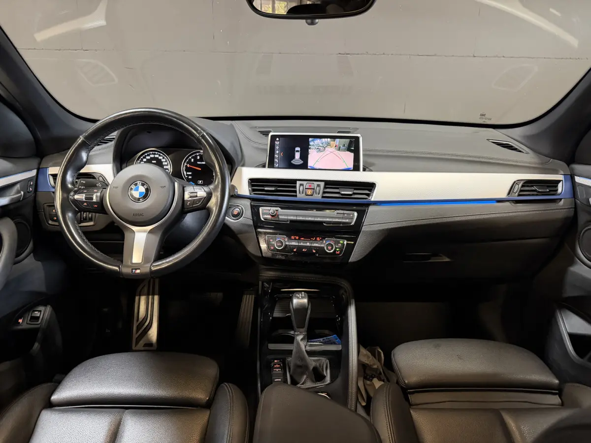 xDrive25e High Executive | M-pakket | Camera | Afn. trekhaak | Leder | Sfeerverlichting | Full LED