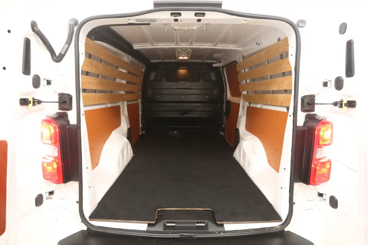 2.0 BlueHDI L3H1 | Airco | Cruise | 3 Zits | Trekhaak | Carplay | Navi | Parkeersens.