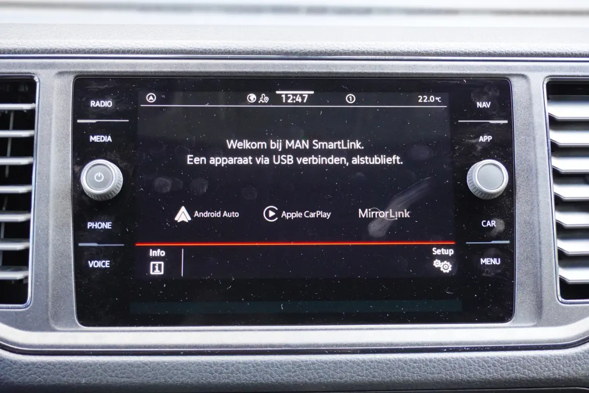 140pk L3H3/L2H2 Apple Carplay Navigatie Camera Stoelverwarming Airco 3-zits