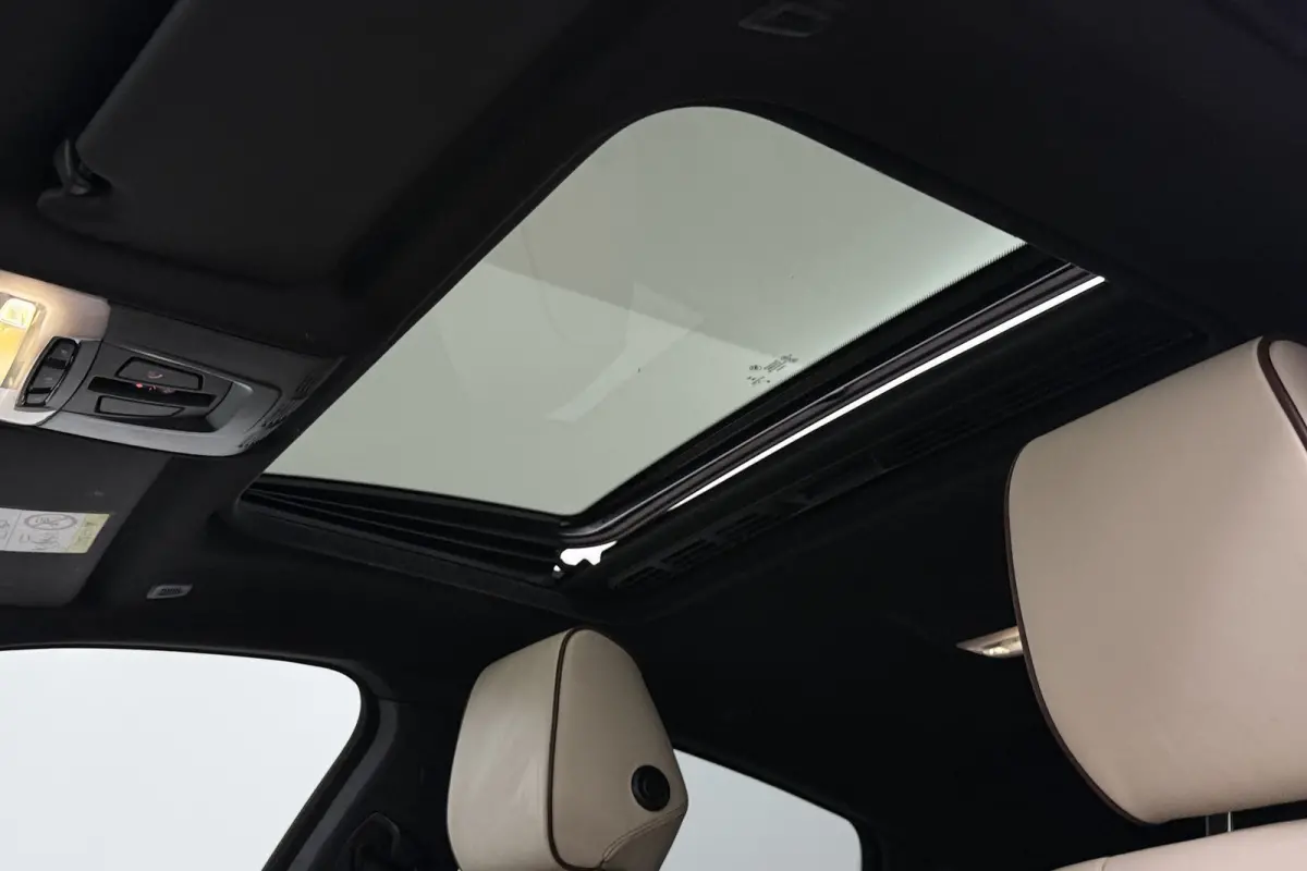 420i Centennial High Executive (PANORAMADAK, STOELVERWARMING, ADAPTIVE CRUISE, HEAD-UP, 360 CAMERA)