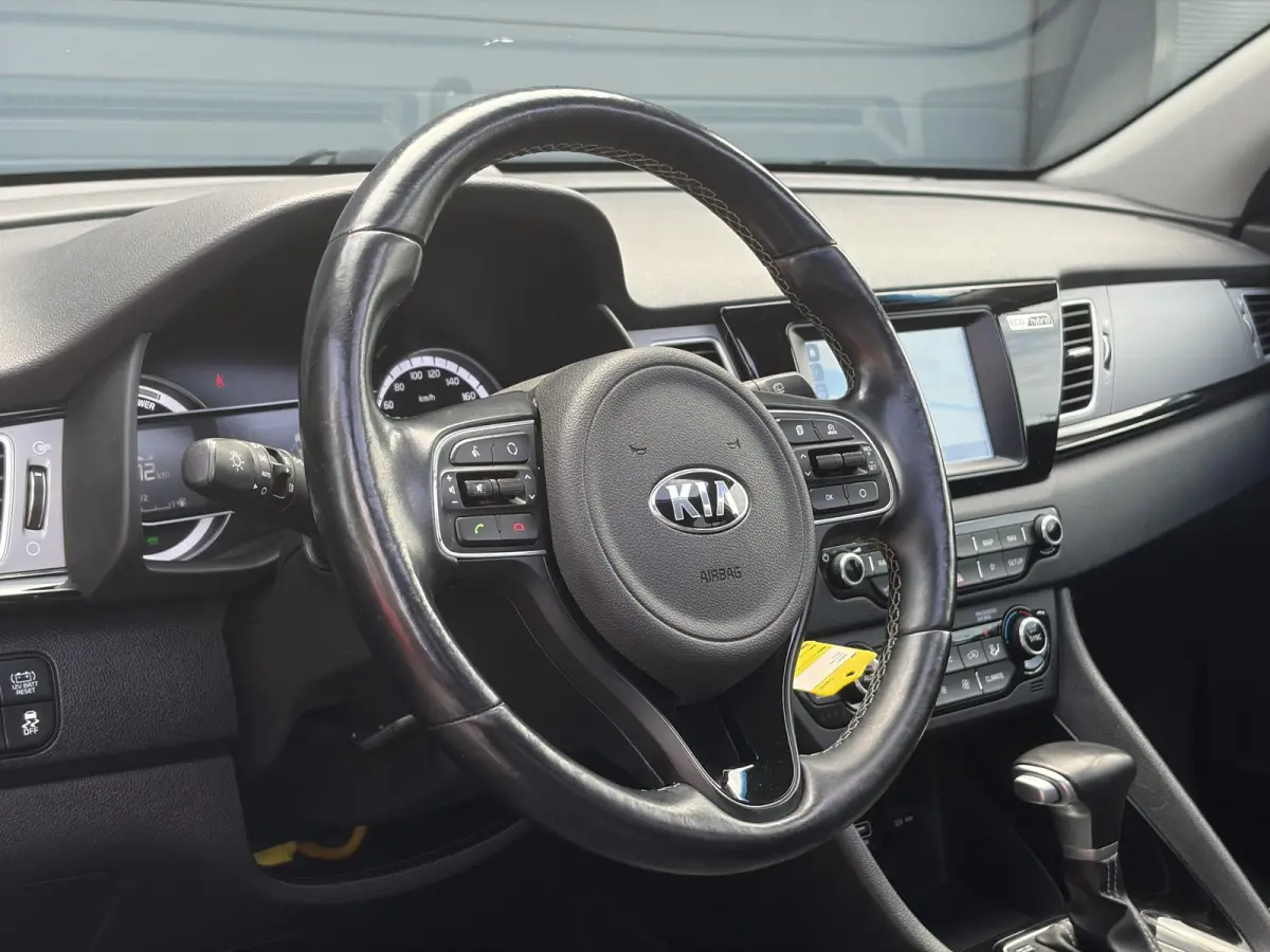 1.6 GDi Hybrid Design Edition 1e Eigenaar,Trekhaak,Pano,Camera,Carplay,Stoelverw-Stuurverw,Halfleder,Lm velgen,Dealer Onderhouden,Rijstrooksensor,N.A.P,Apk tot 11-2026