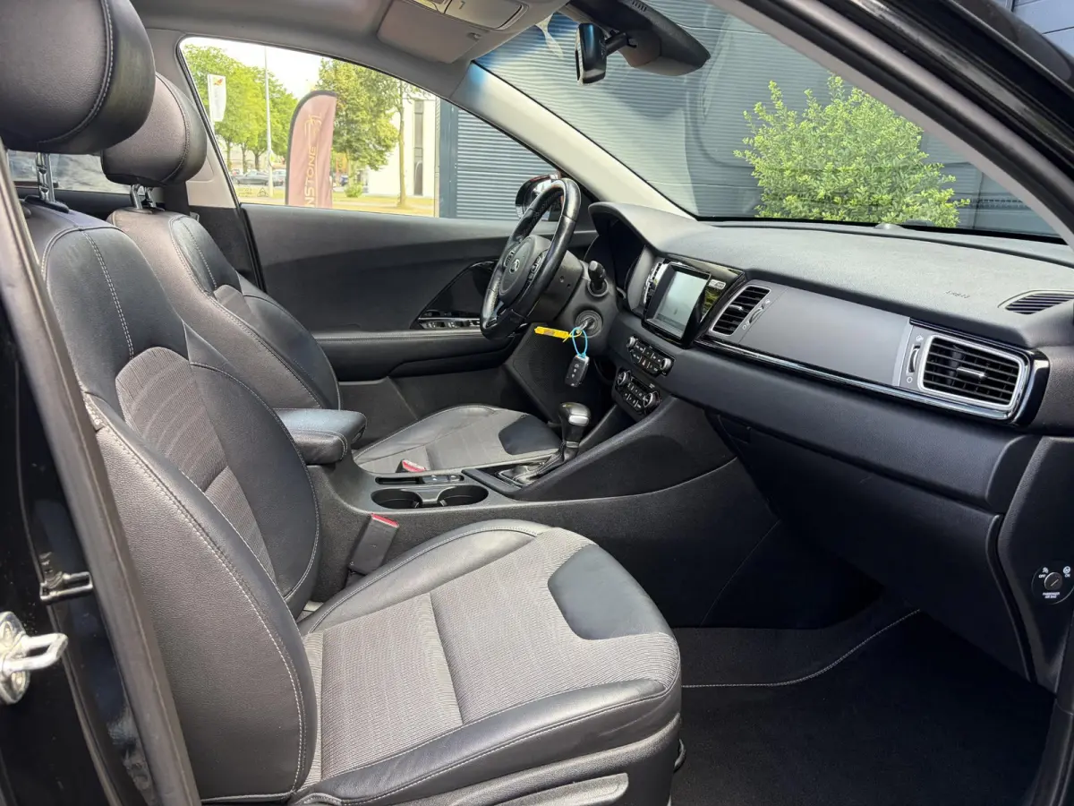 1.6 GDi Hybrid Design Edition 1e Eigenaar,Trekhaak,Pano,Camera,Carplay,Stoelverw-Stuurverw,Halfleder,Lm velgen,Dealer Onderhouden,Rijstrooksensor,N.A.P,Apk tot 11-2026