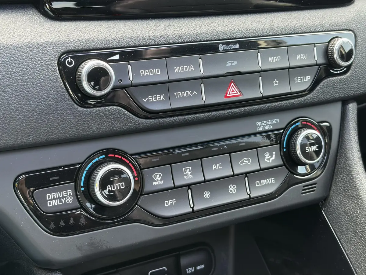 1.6 GDi Hybrid Design Edition 1e Eigenaar,Trekhaak,Pano,Camera,Carplay,Stoelverw-Stuurverw,Halfleder,Lm velgen,Dealer Onderhouden,Rijstrooksensor,N.A.P,Apk tot 11-2026