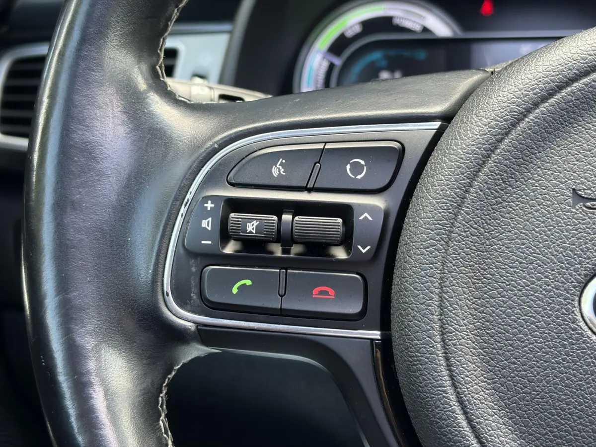 1.6 GDi Hybrid Design Edition 1e Eigenaar,Trekhaak,Pano,Camera,Carplay,Stoelverw-Stuurverw,Halfleder,Lm velgen,Dealer Onderhouden,Rijstrooksensor,N.A.P,Apk tot 11-2026