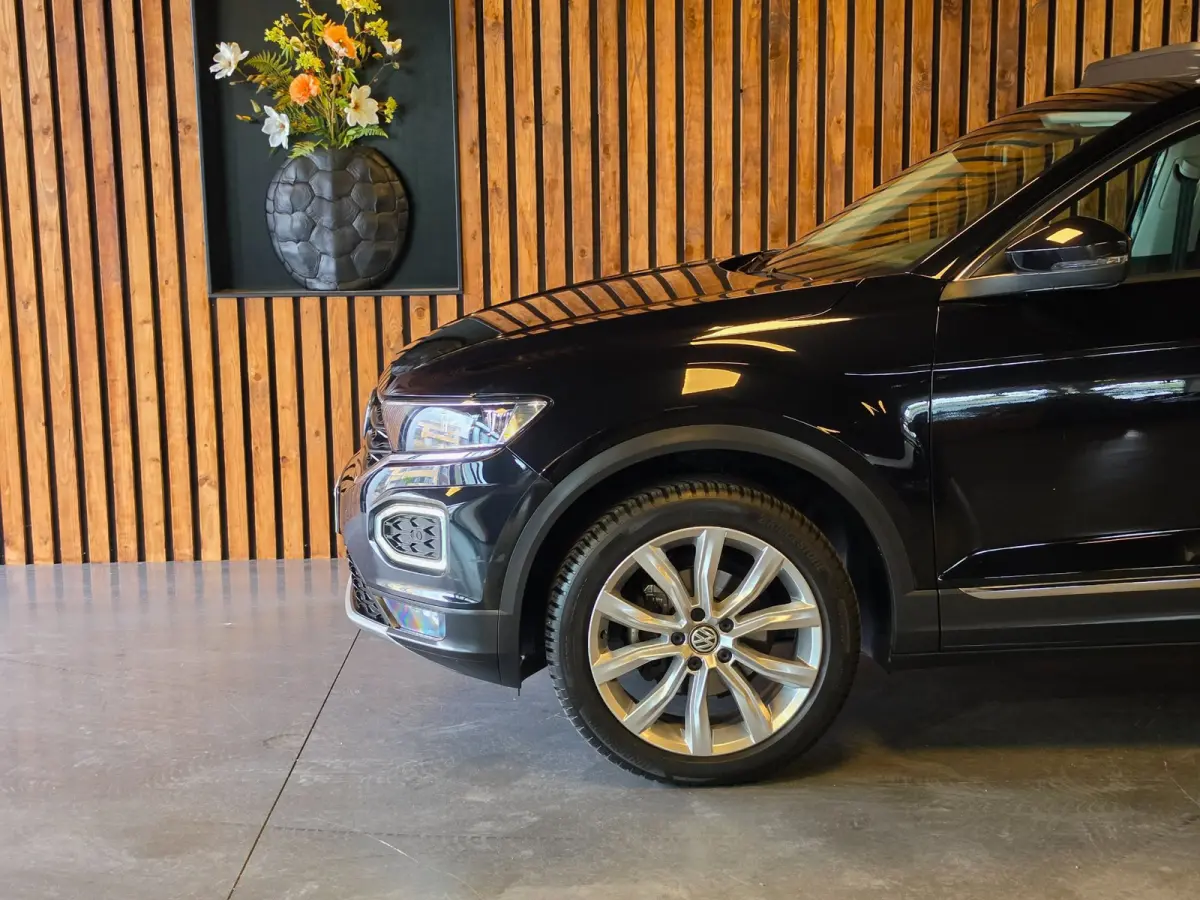 1.5 TSI Sport Business l Led l Pano l Virtual l DAB l Carplay