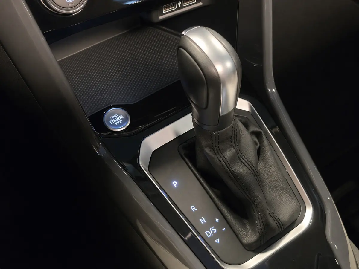 1.5 TSI Sport Business l Led l Pano l Virtual l DAB l Carplay