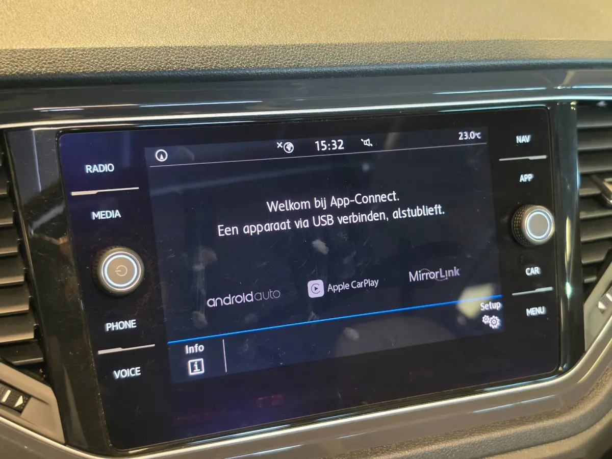 1.5 TSI Sport Business l Led l Pano l Virtual l DAB l Carplay