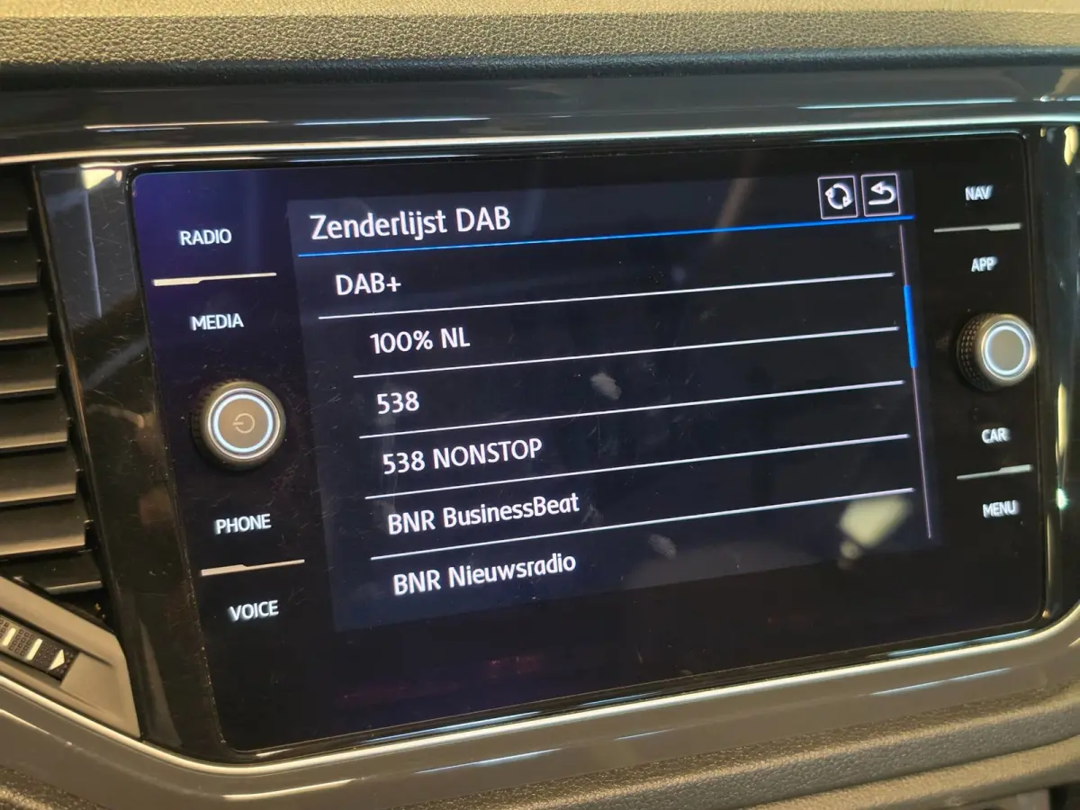 1.5 TSI Sport Business l Led l Pano l Virtual l DAB l Carplay