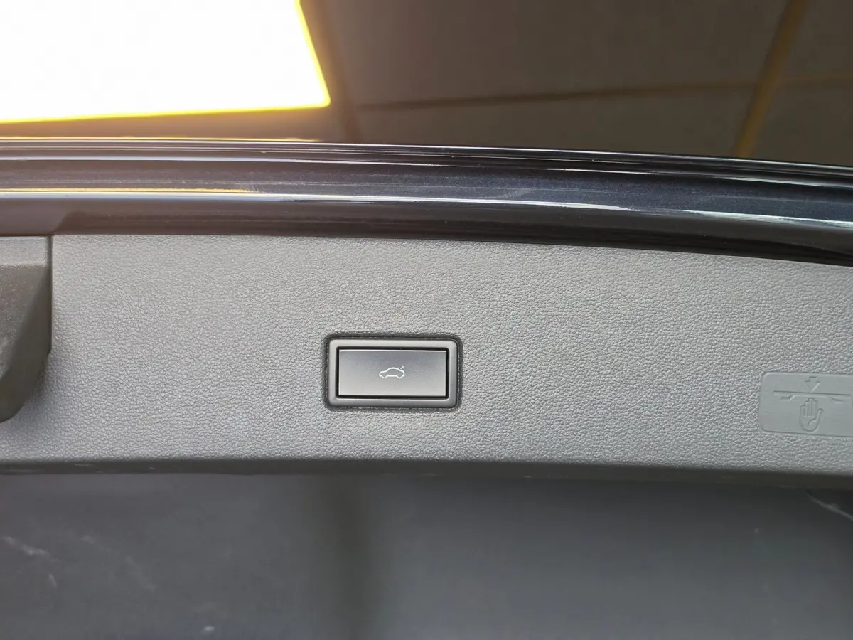 1.5 TSI Sport Business l Led l Pano l Virtual l DAB l Carplay