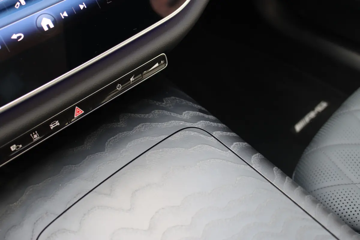 450 d 4MATIC AMG Line | Hyperscreen | Luchtvering | Achterasbesturing | Standkachel | Nappa Leder | Stoelventilatie | Trekhaak | Distronic+ | HUD | Massage | 3D-Display |