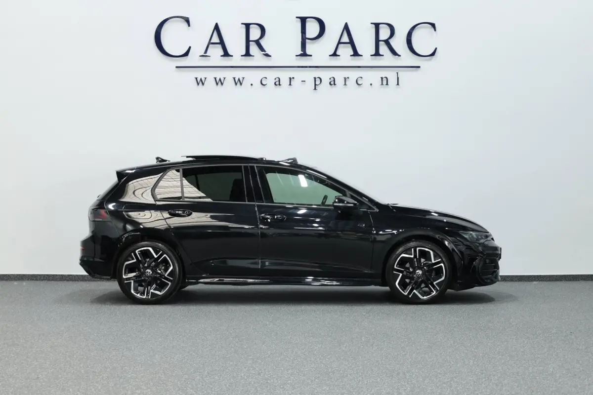 8.5 1.5 eTSI R-Line Edition IQ/VIRTUAL/SFEER/PANO/ALCANTARA+S.VERWARMING+MEMORY/19" LMV/360/ACC/FABRIEKSGARANTIE!