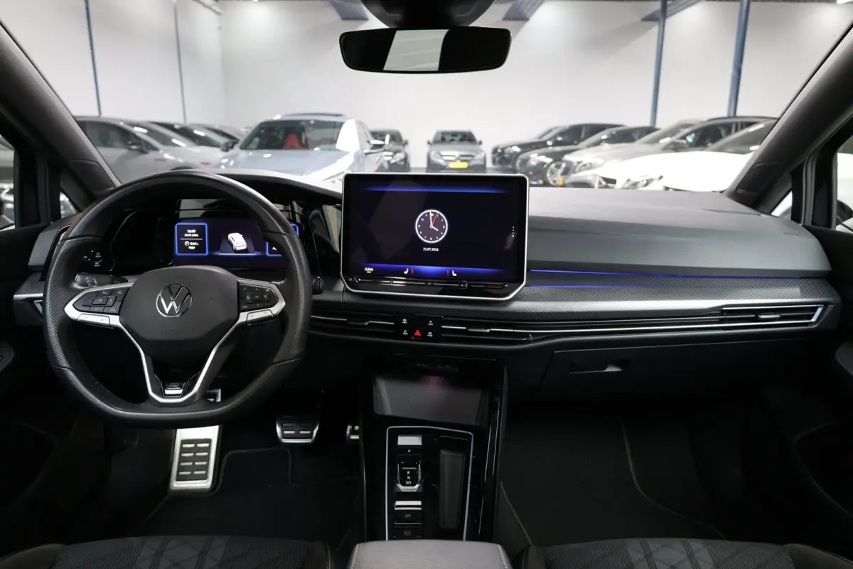 8.5 1.5 eTSI R-Line Edition IQ/VIRTUAL/SFEER/PANO/ALCANTARA+S.VERWARMING+MEMORY/19" LMV/360/ACC/FABRIEKSGARANTIE!