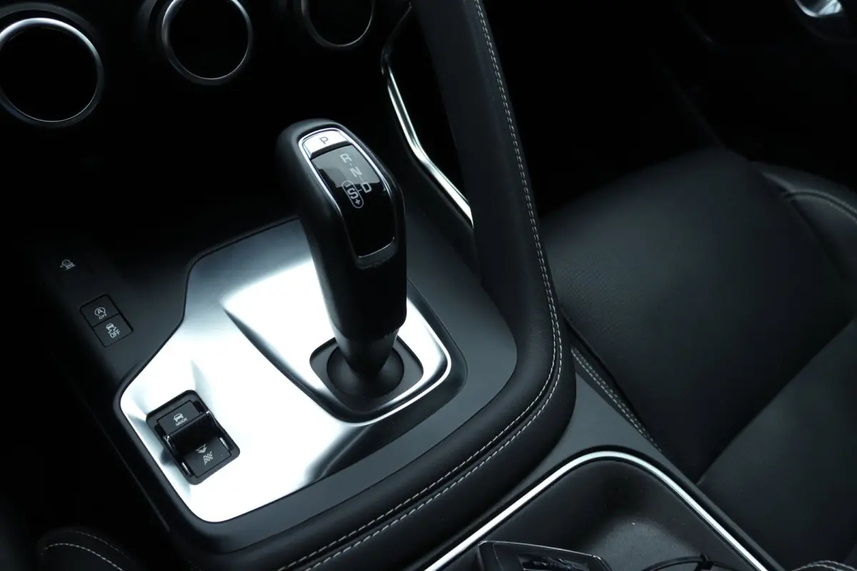 2.0 P250 AWD R-Dynamic HSE / Headup / Pano