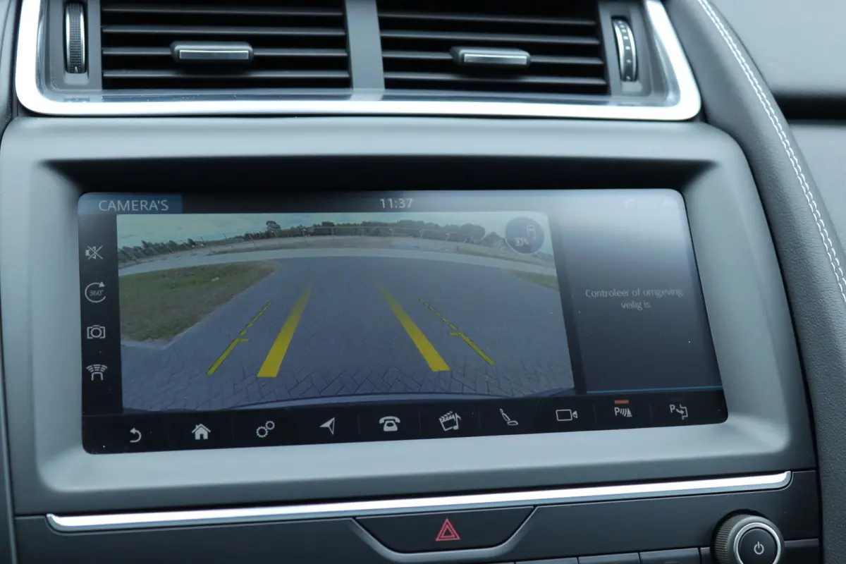2.0 P250 AWD R-Dynamic HSE / Headup / Pano