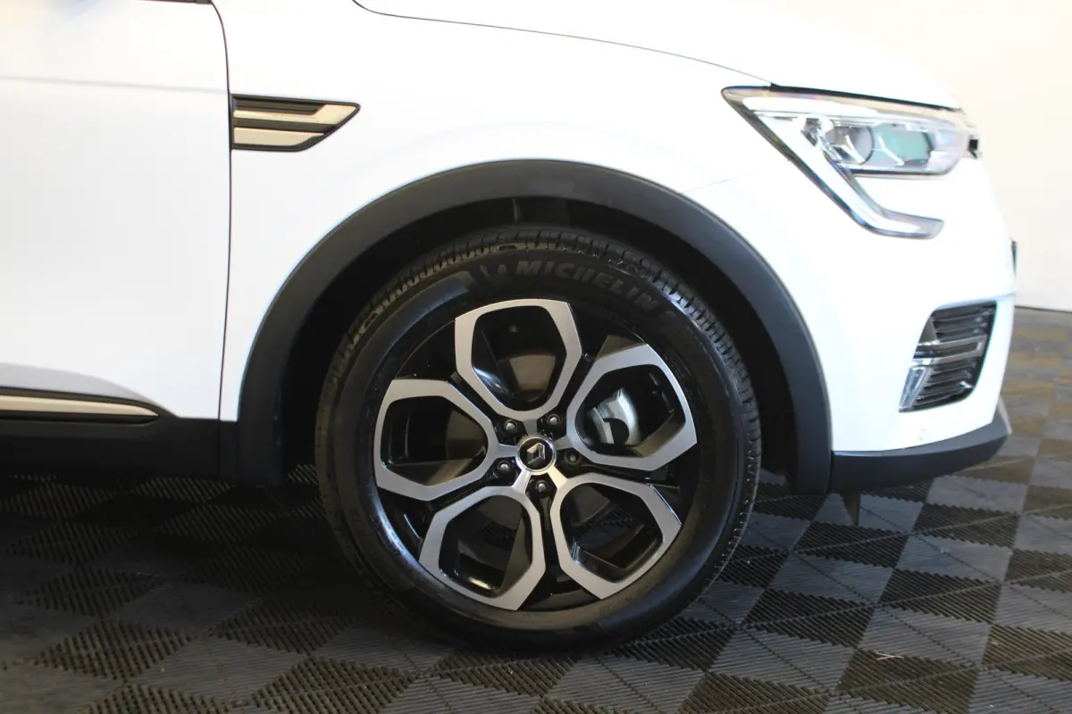 1.6 E-Tech Hybrid 145 Intens